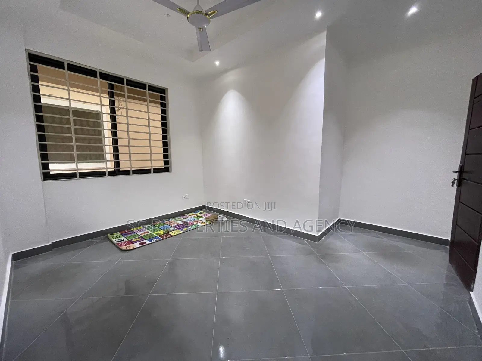 2bdrm Apartment in Borteyman, Baatsona Total for rent