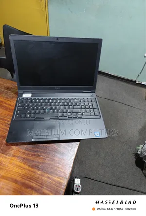 Laptop Dell Latitude 3310 4GB Intel Core I5 SSD 256GB