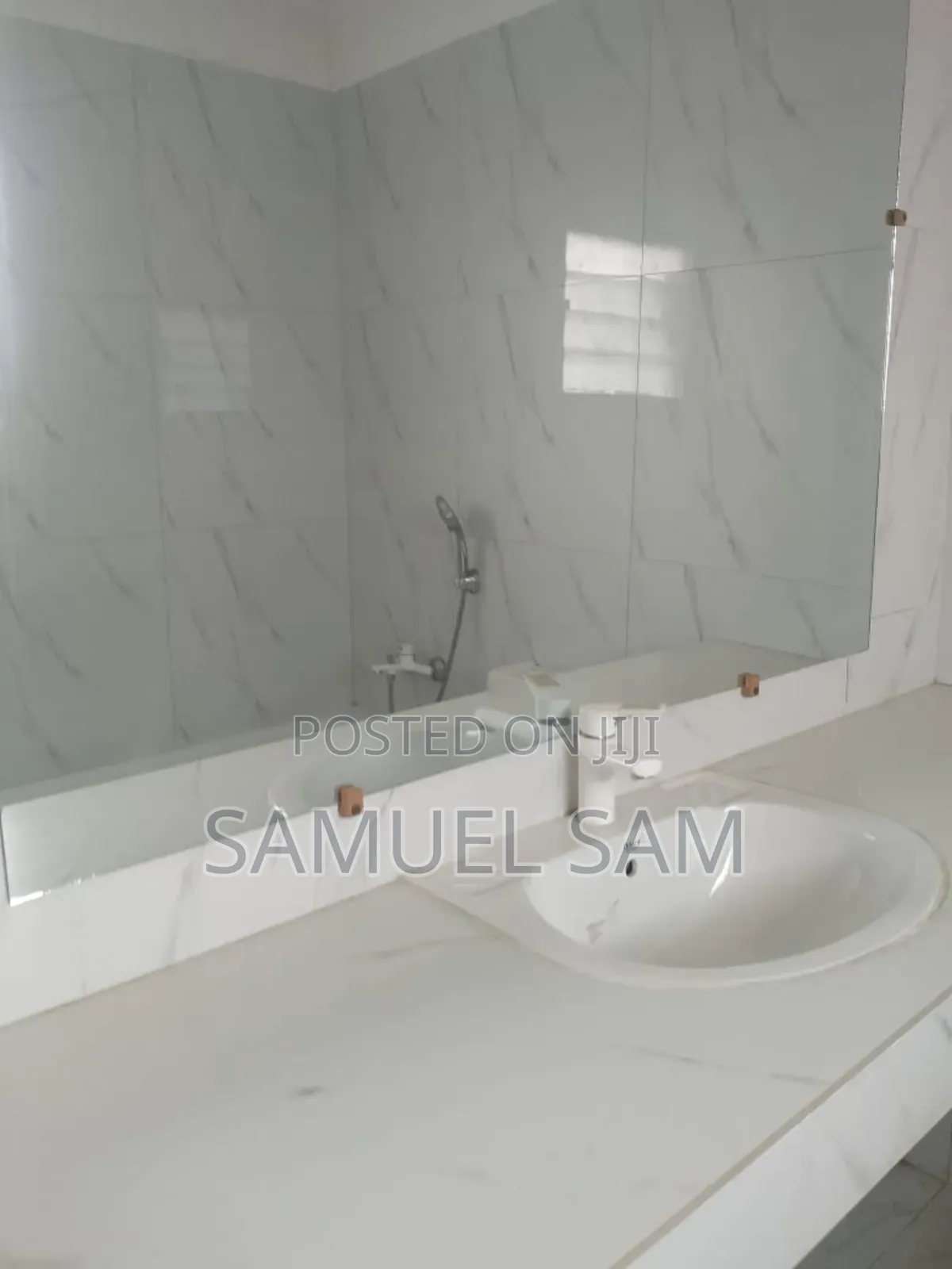 3bdrm House in Com.11, Tema Metropolitan for rent