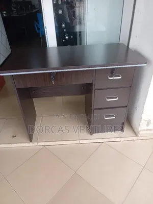 Charge Office Table