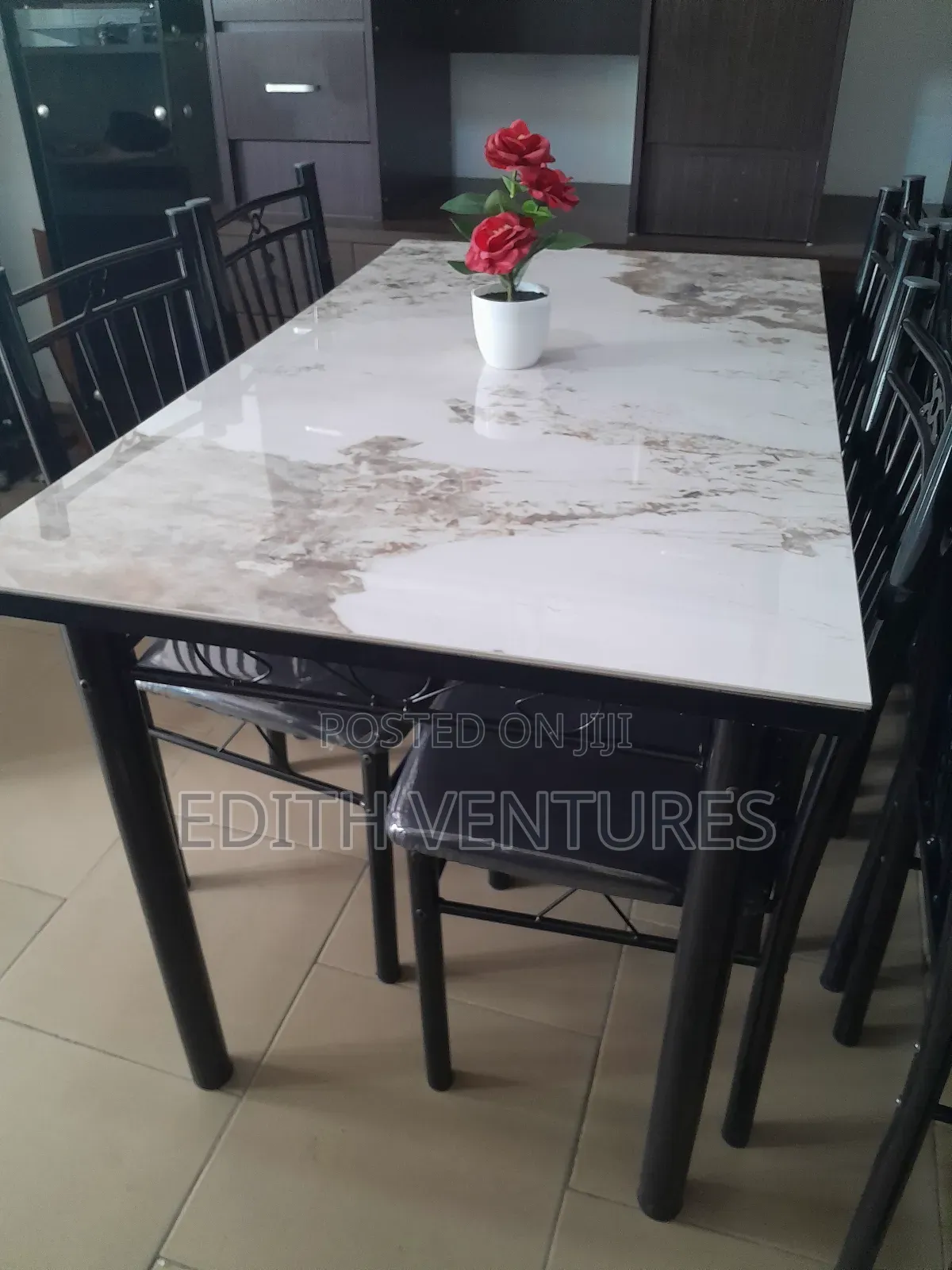 Lustrous 4 Seater Dining Set