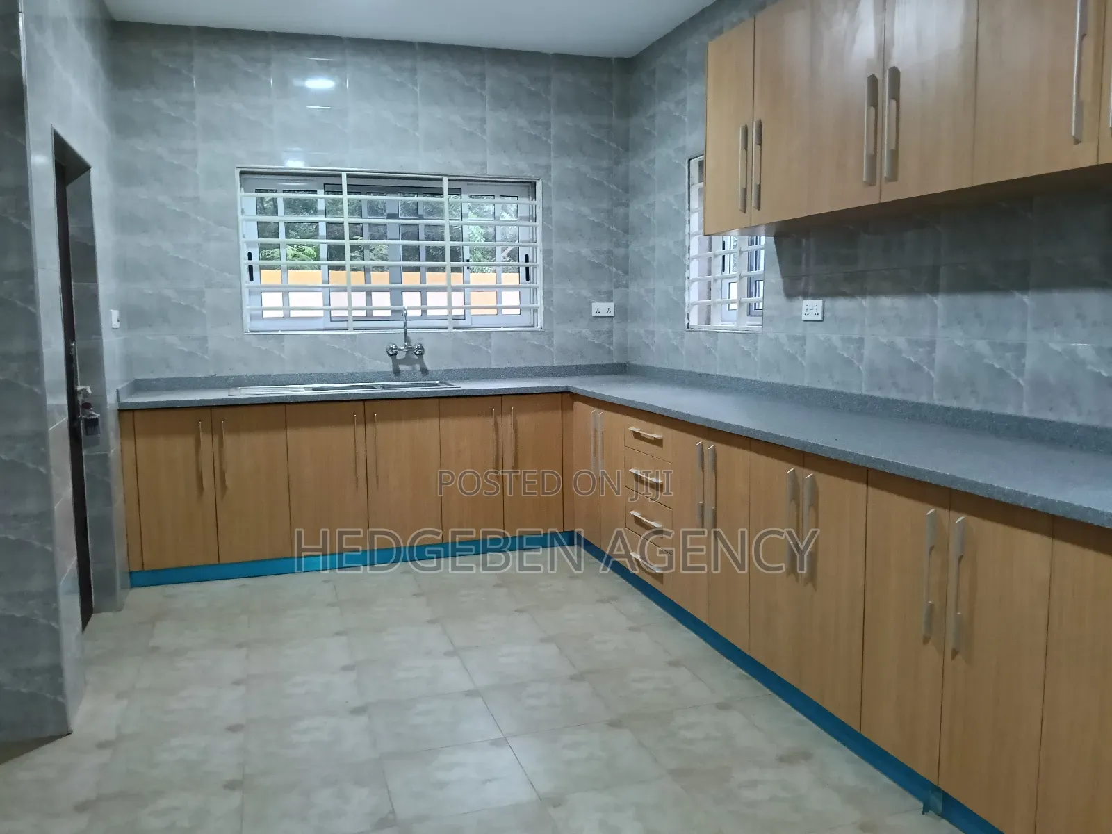 4bdrm House in Adenta for rent