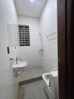 2bdrm Apartment in Borteyman, Baatsona Total for rent