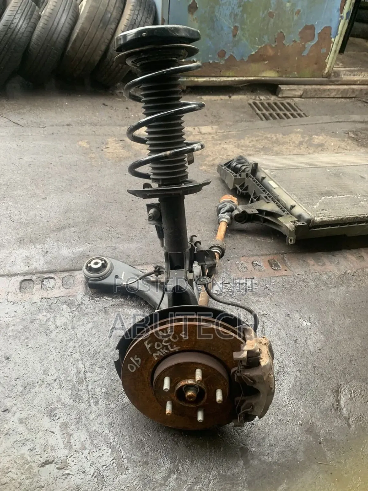 Front Hub and Shock Ford Fucus 2015, 2017, 2018, 2019, 2020