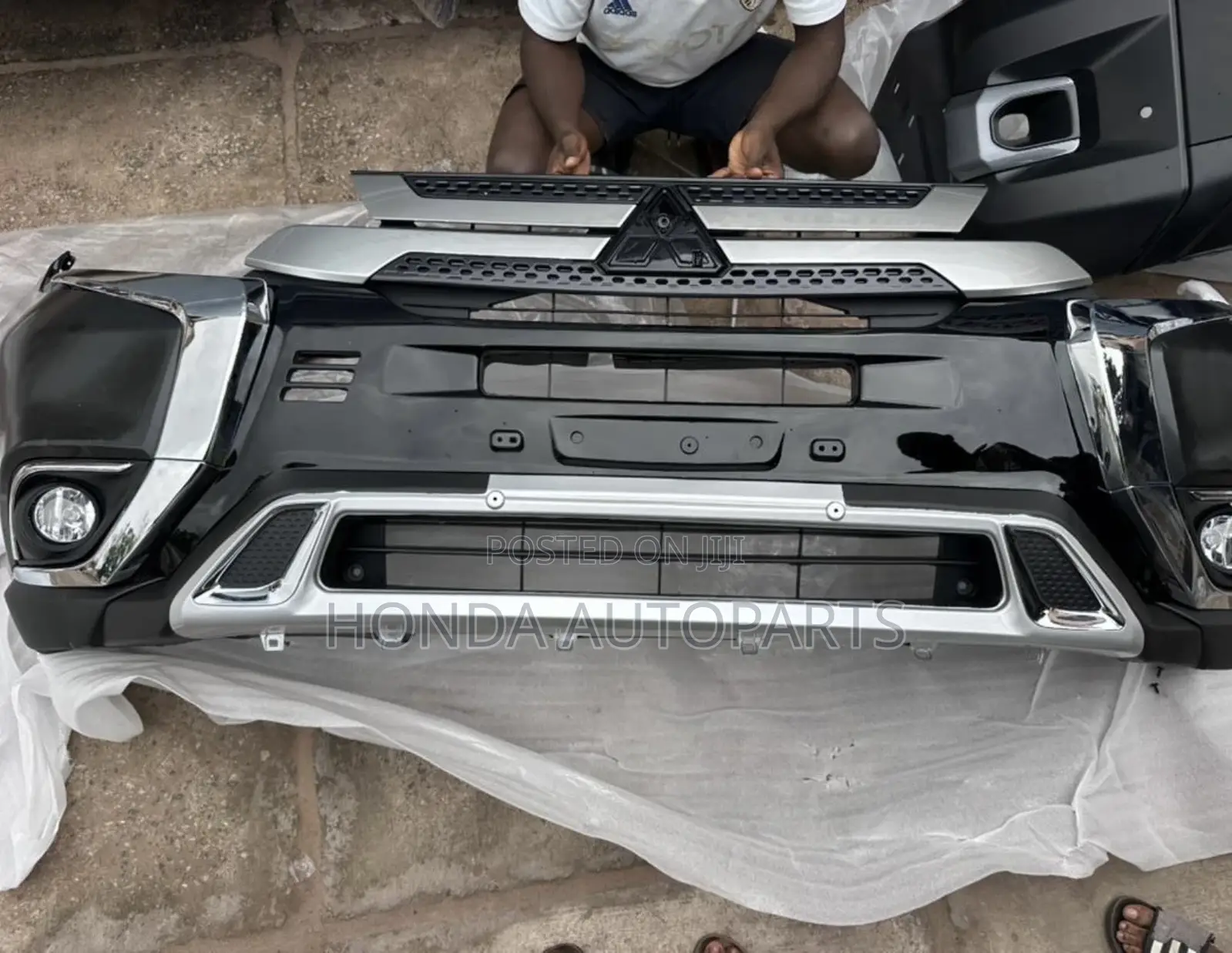 Outlander 2017,2018,2018,2019 Complete Bumper.