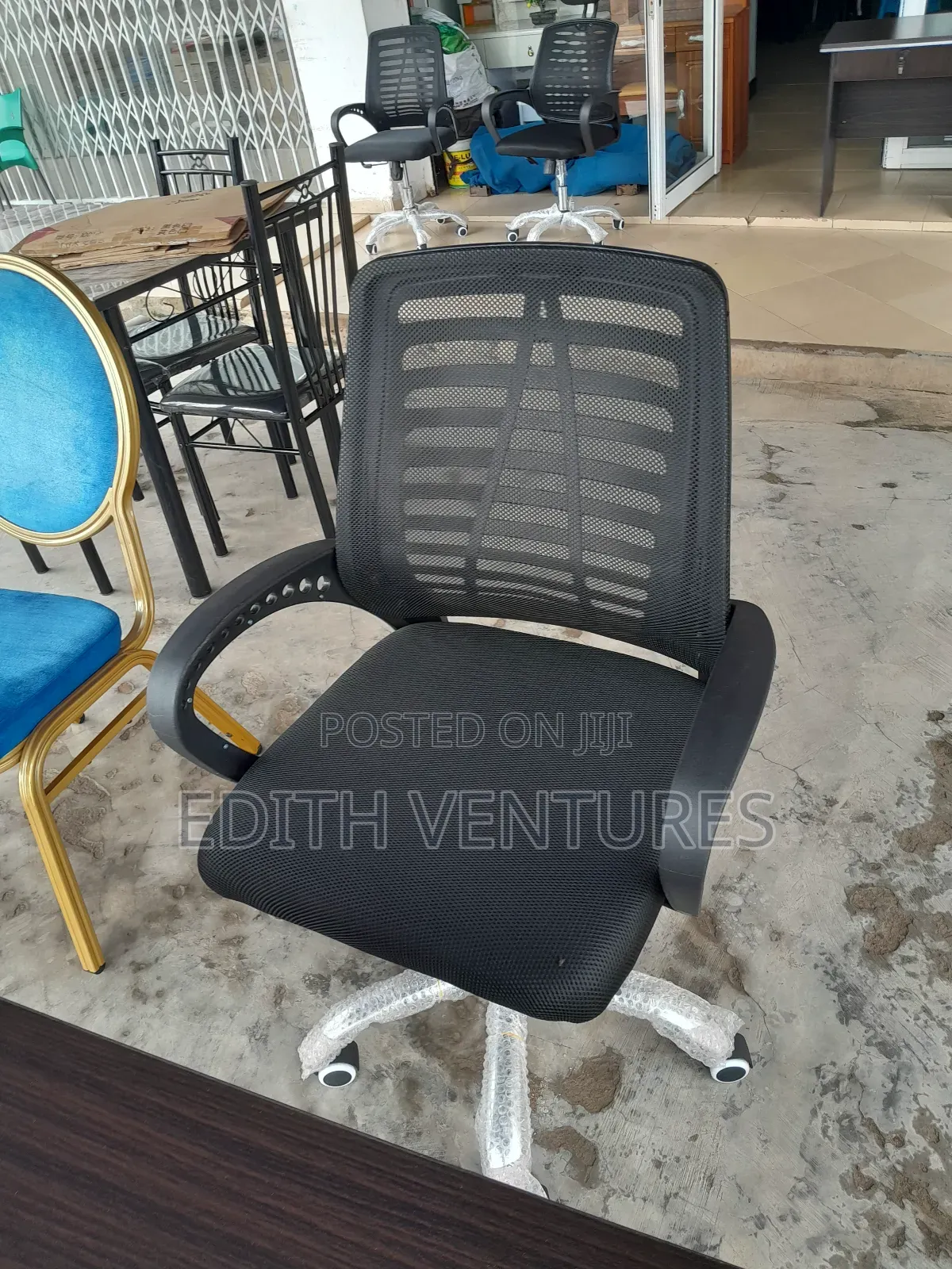 Anchorperson Chair