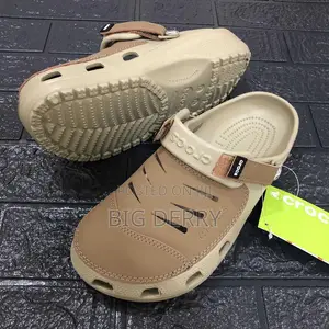Crocs Yukon Clogs