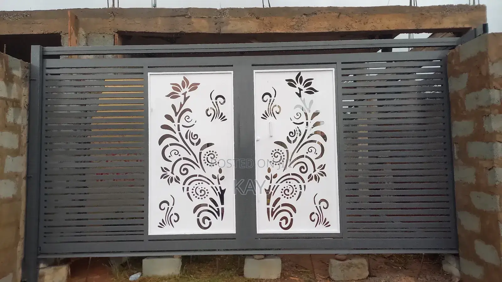 Modern Galvanized Sliding Gate – Strong Durable