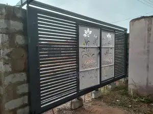 Modern Galvanized Sliding Gate – Strong Durable