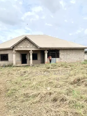 5bdrm House in Jerusalem, Techiman Municipal for sale