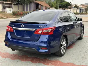 Nissan Sentra SR 2016 Blue