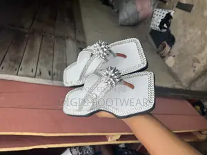 White Adinkra Modern Chawchaw/Ahenema Slipper
