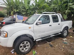 Nissan Hardbody 2016 White