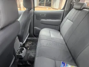 Toyota Hilux 2010 Silver