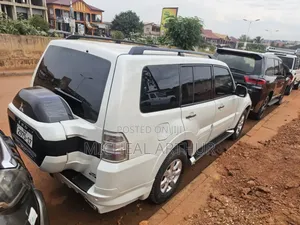 Mitsubishi Pajero 2017 White