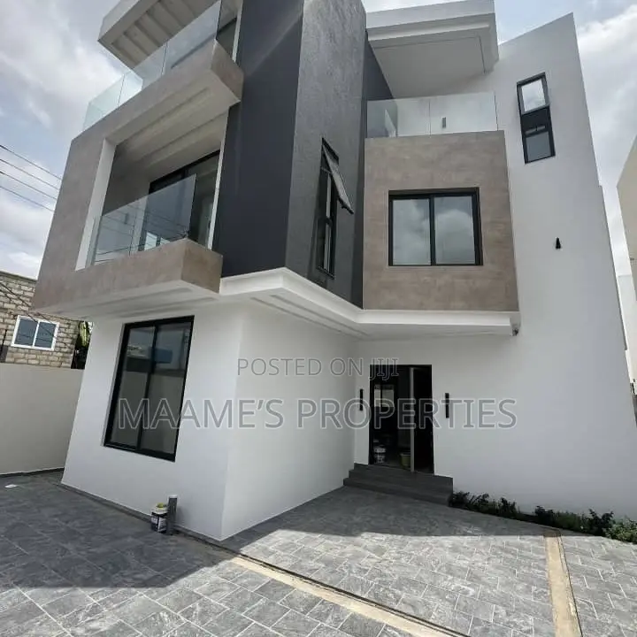 4bdrm Duplex in Dzorwulu for sale