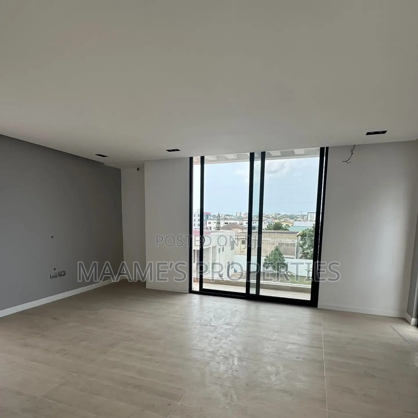 4bdrm Duplex in Dzorwulu for sale