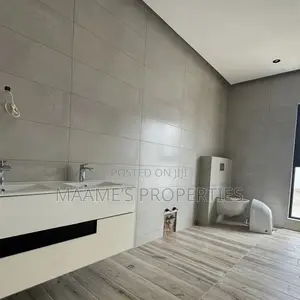4bdrm Duplex in Dzorwulu for sale