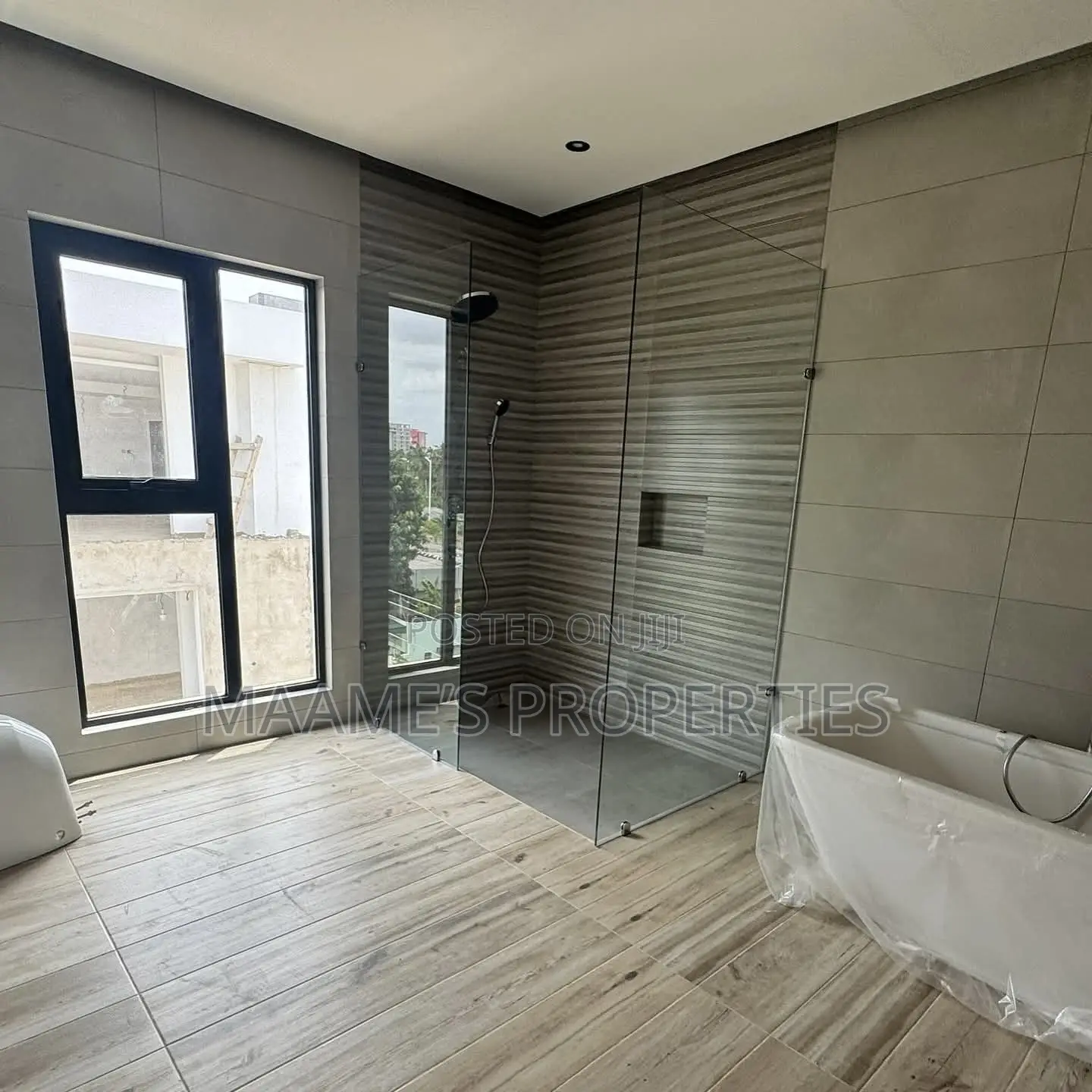 4bdrm Duplex in Dzorwulu for sale