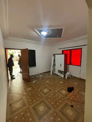 Chamber and Hall Sc for Rent at Adenta Frahfraha