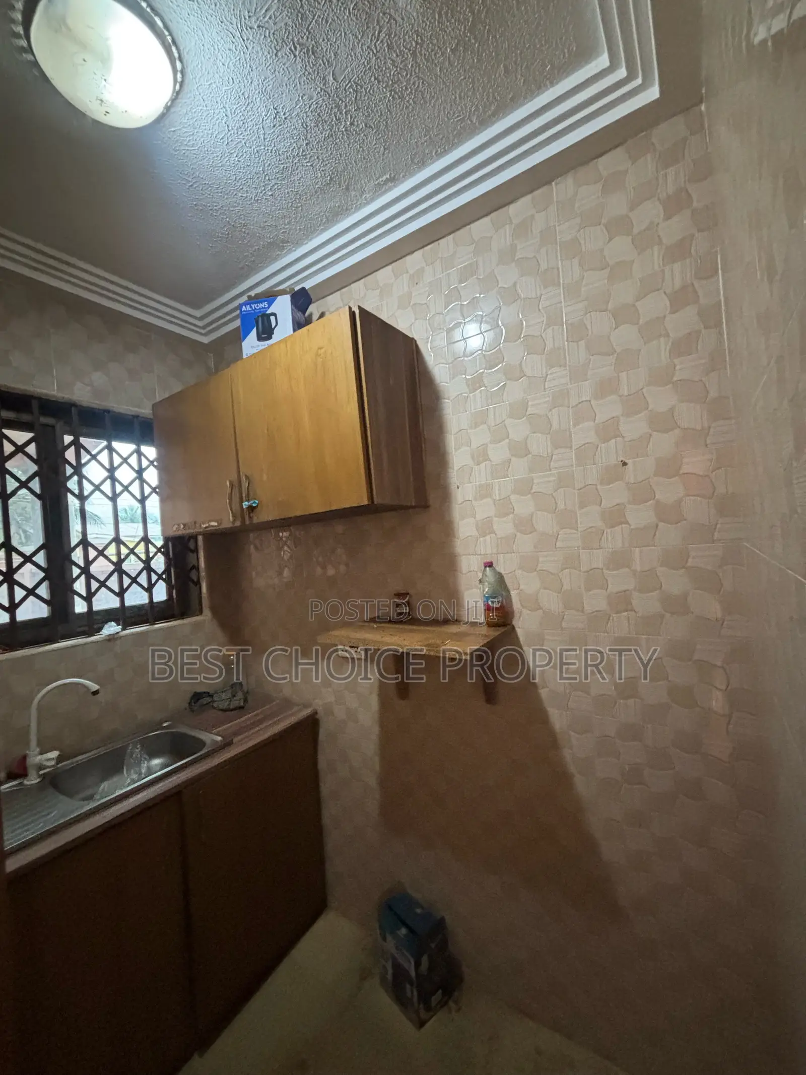 Chamber and Hall Sc for Rent at Adenta Frahfraha
