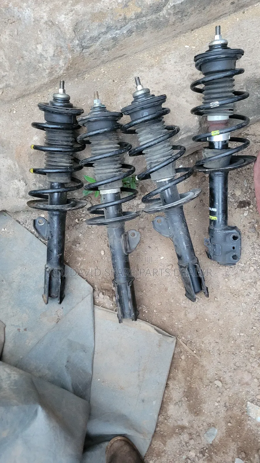Toyota Vitz,Yaris, Belta, Front Shocks