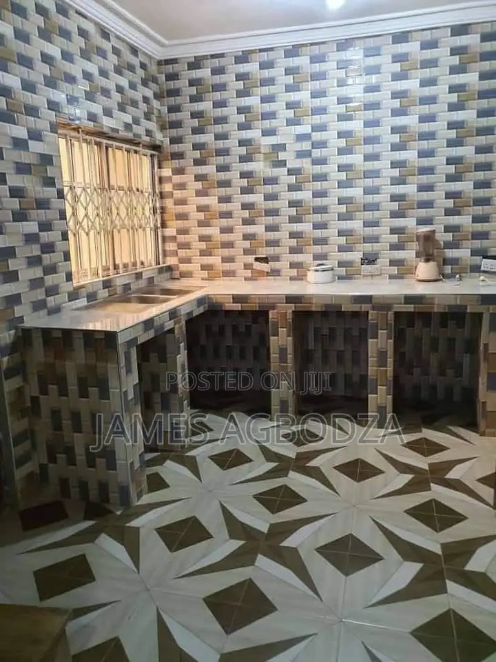I’M a Professional Tiling Master