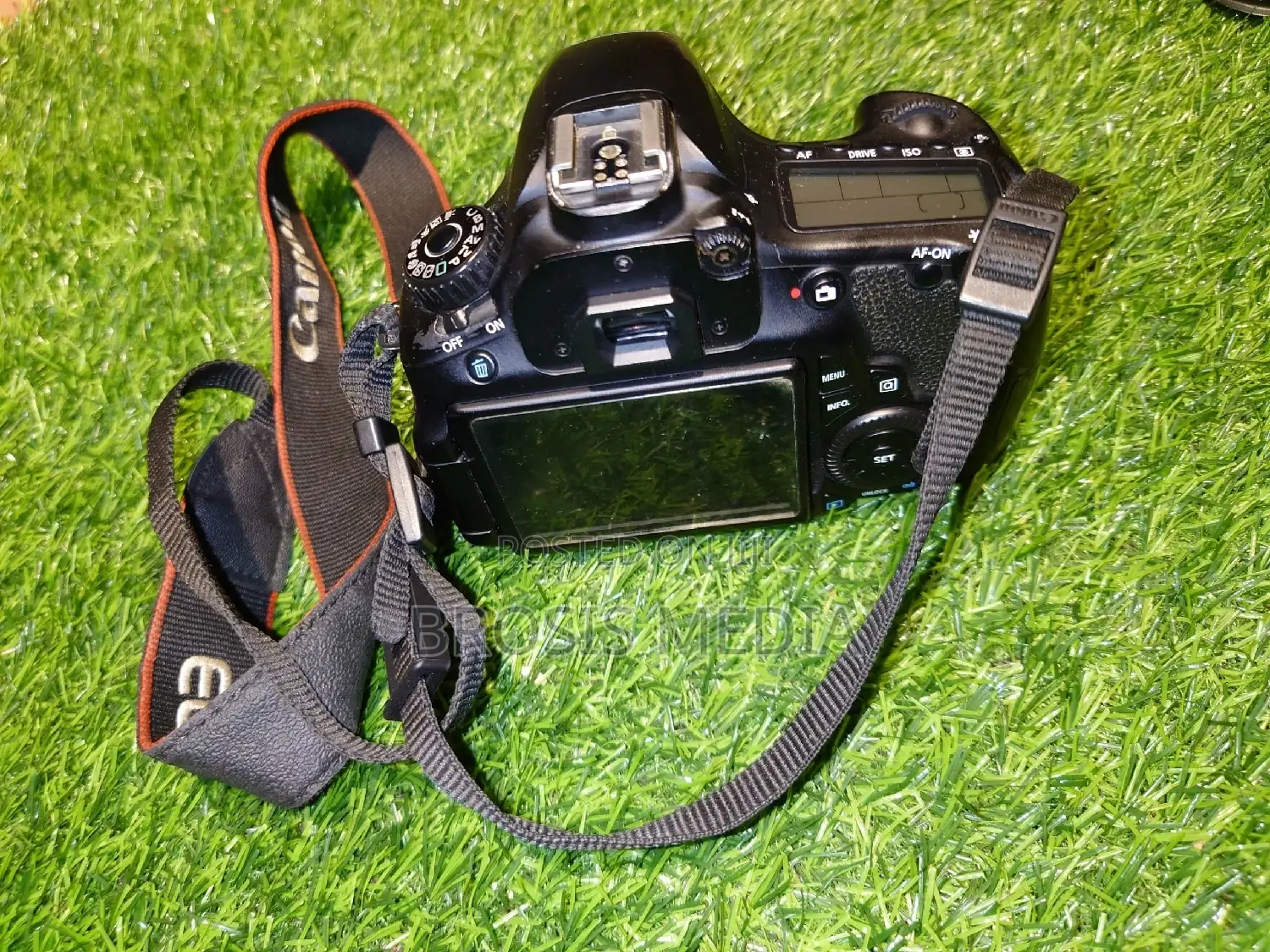 Canon Eos 60d With 50mm Lens Going for Cool Price