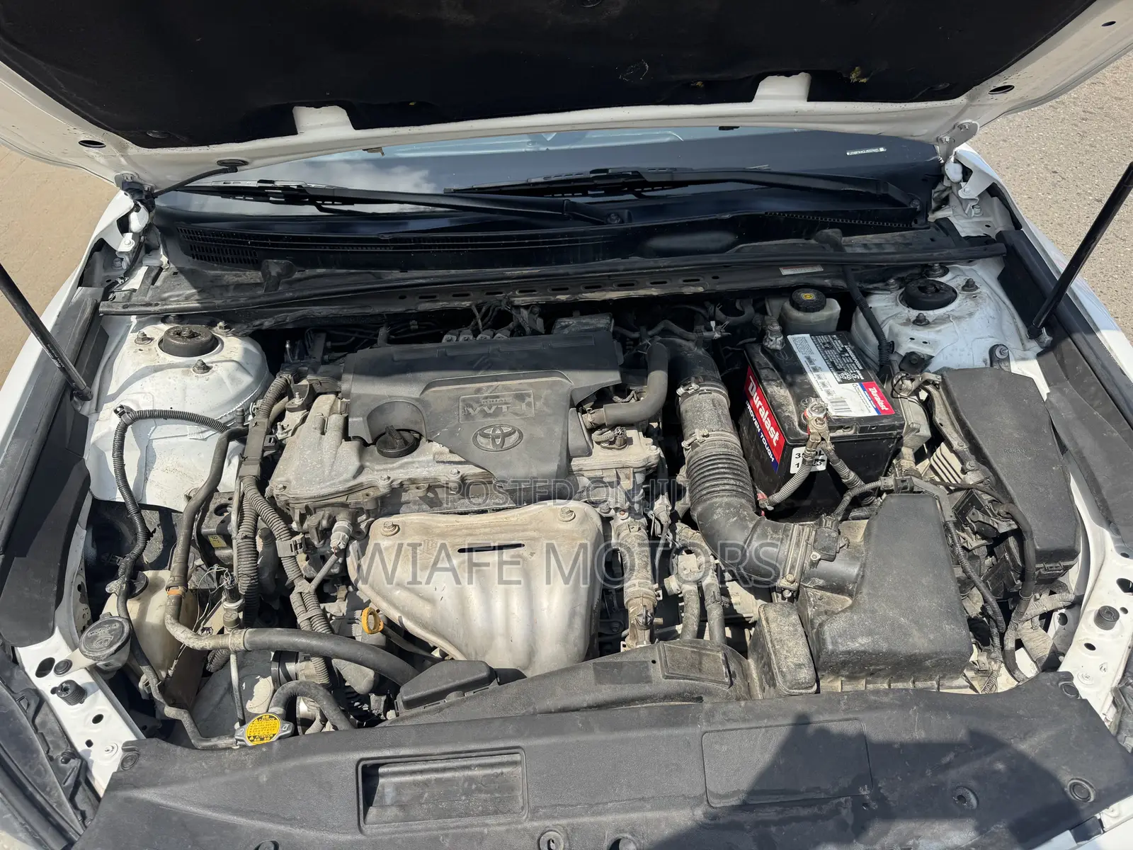 Toyota Camry LE FWD (2.5L 4cyl 8AM) 2018 White