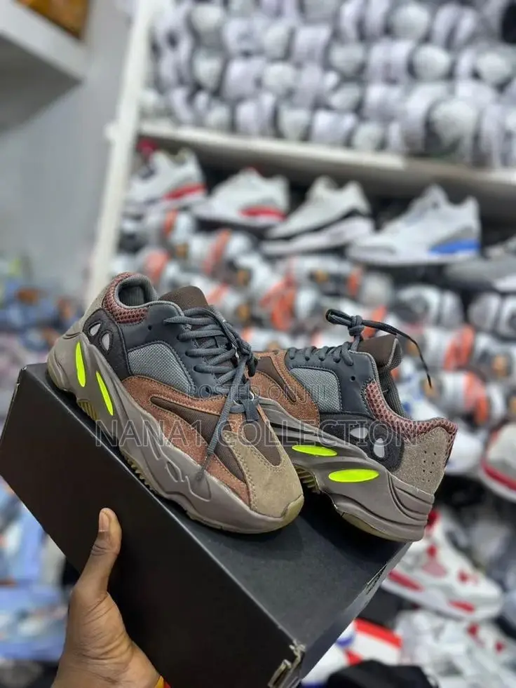 Men’S Yeezy Boost 700
