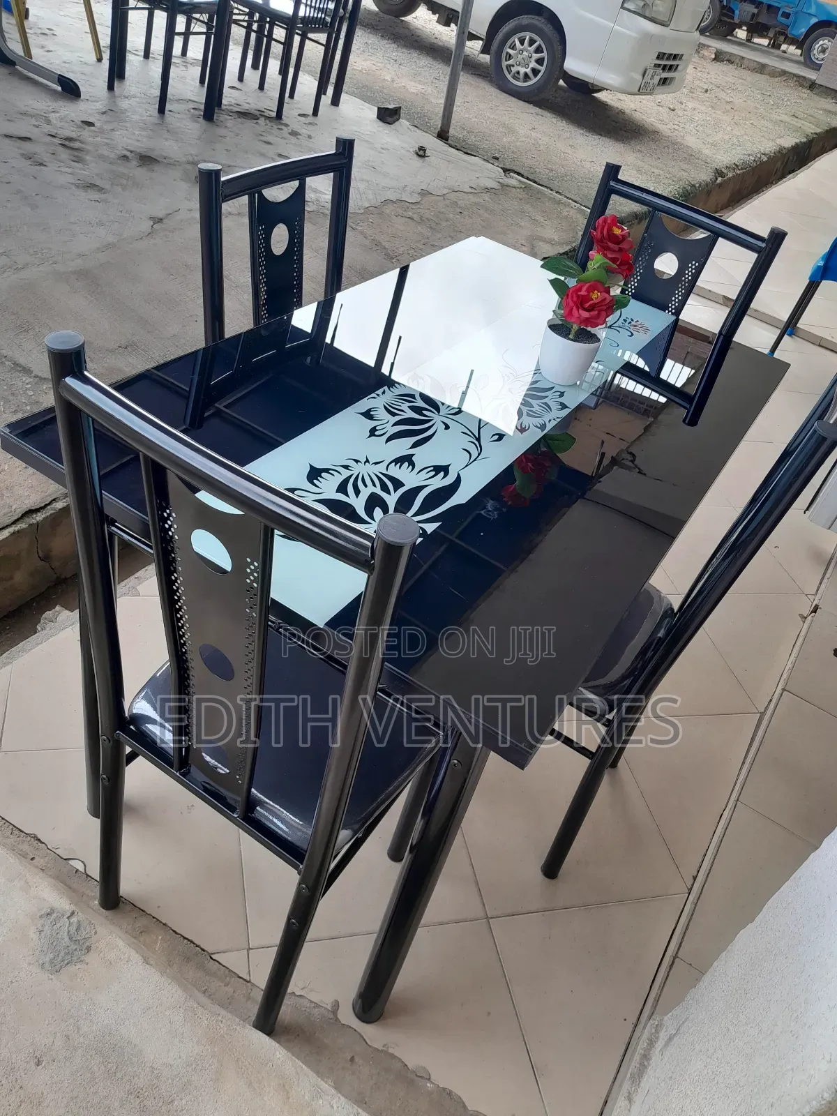 Four-Person Quarters Dining Set