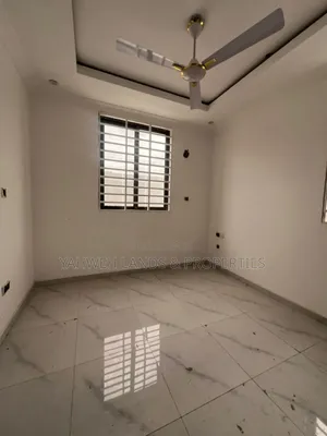 3bdrm House in Hfc Estate, Spintex for sale