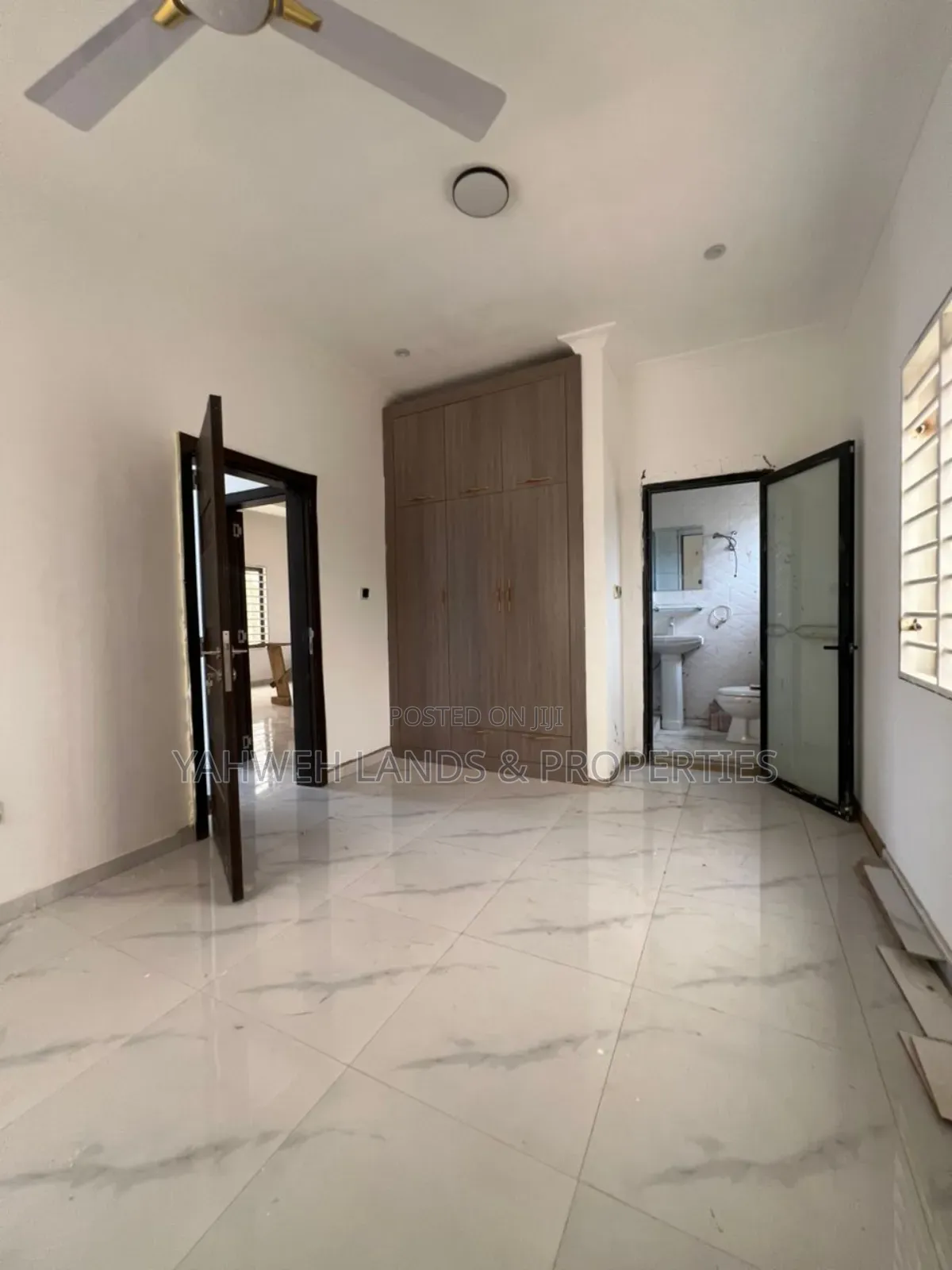 3bdrm House in Hfc Estate, Spintex for sale