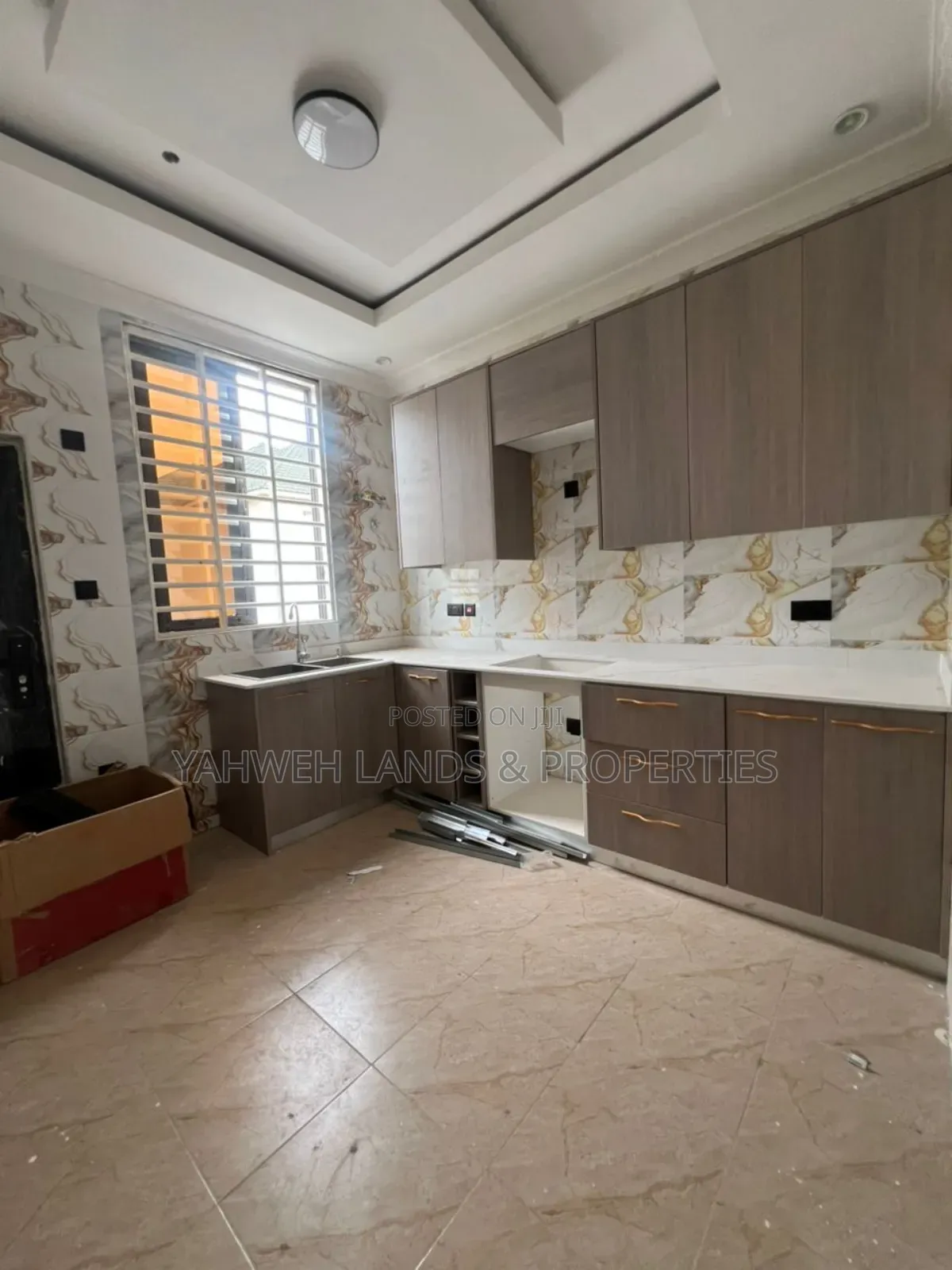 3bdrm House in Hfc Estate, Spintex for sale