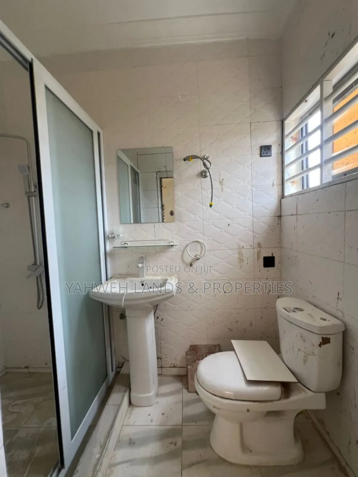 3bdrm House in Hfc Estate, Spintex for sale