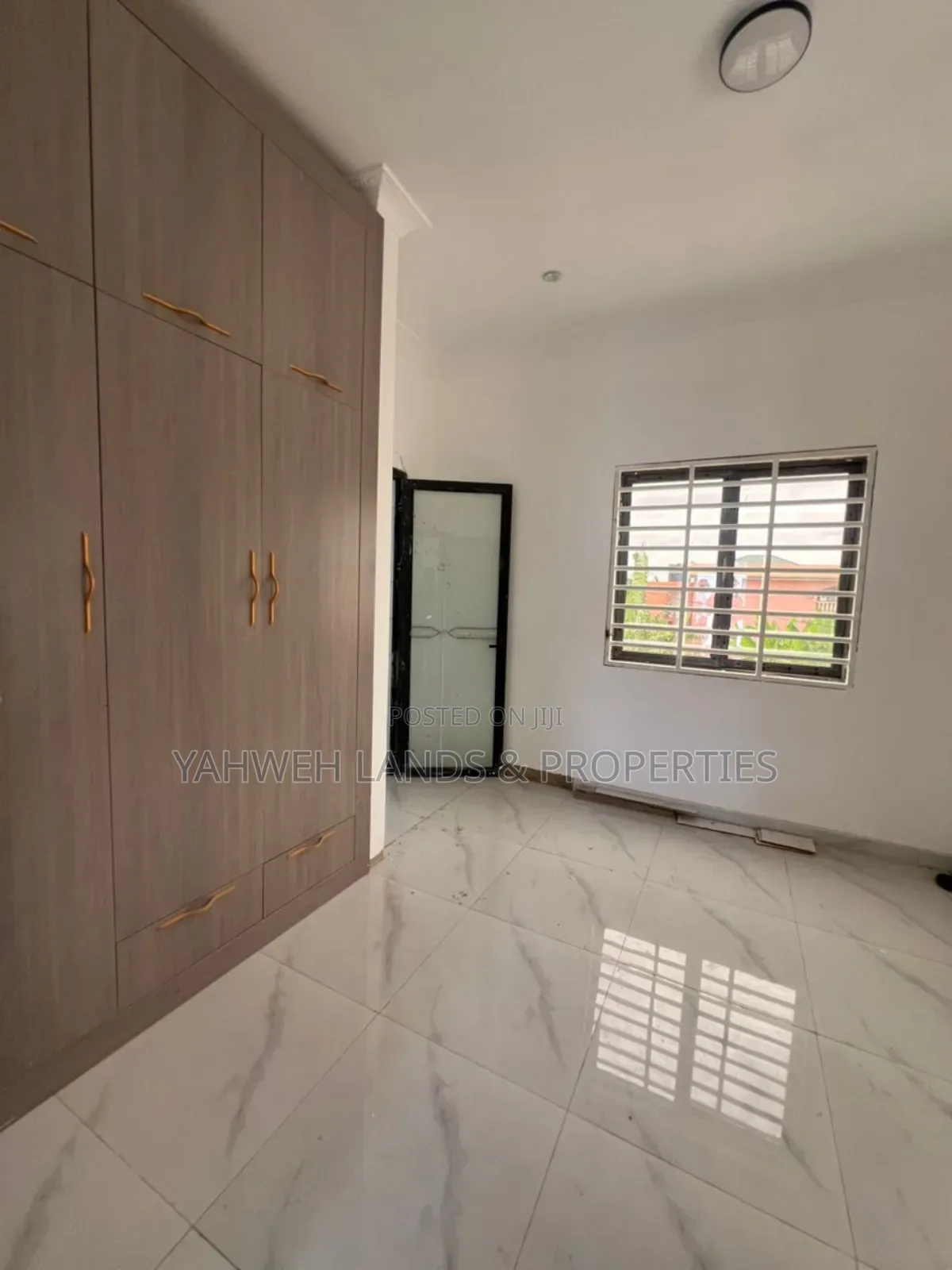 3bdrm House in Hfc Estate, Spintex for sale
