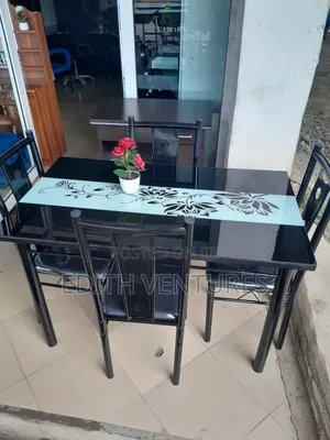 Ocks Dining Set