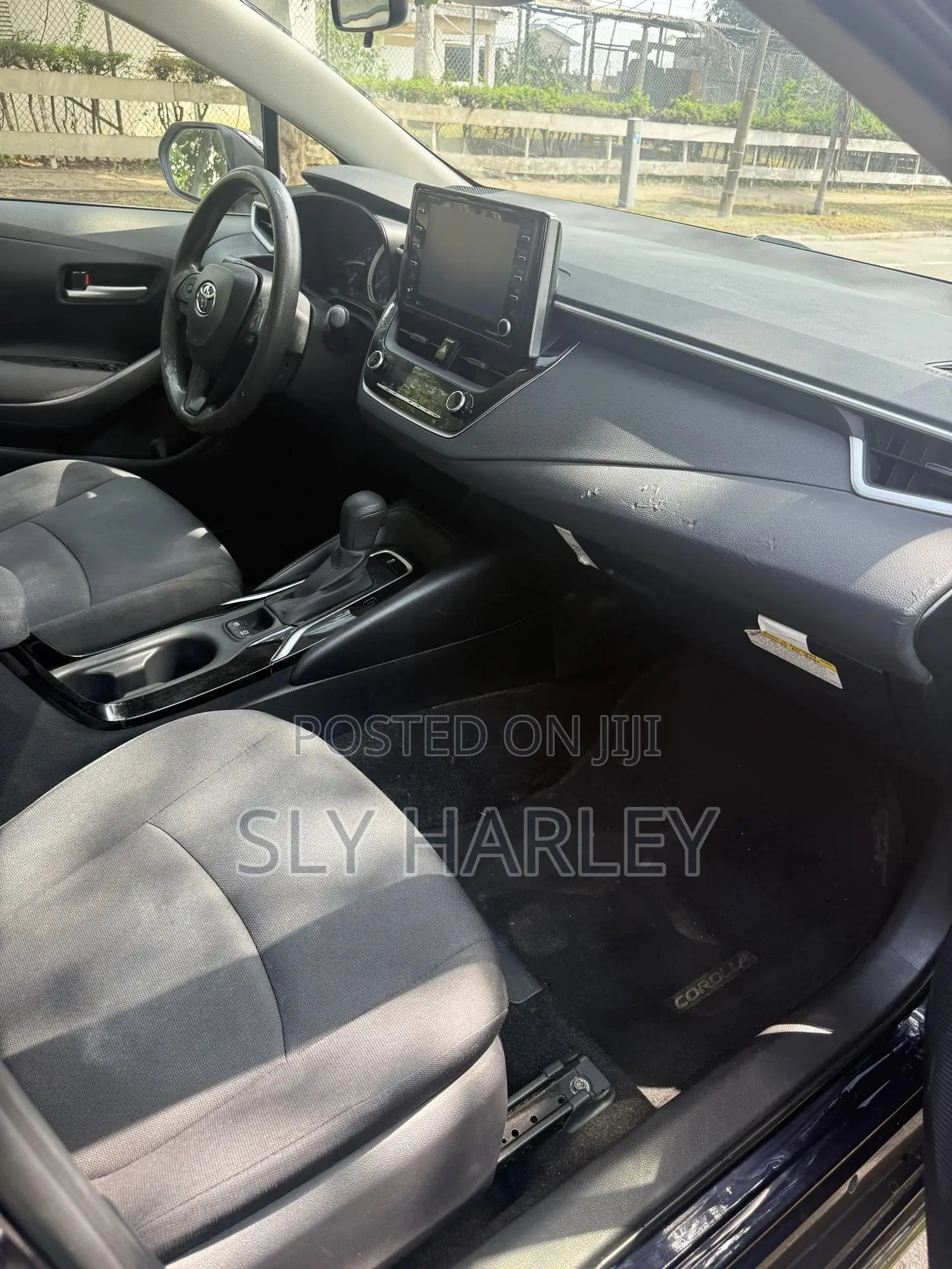 Toyota Corolla LE 2021 Blue