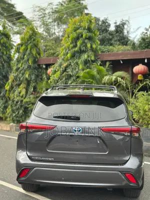 Toyota Highlander Limited AWD 2023 Gray