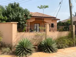 3bdrm House in Franko Propertied, School Junction for sale