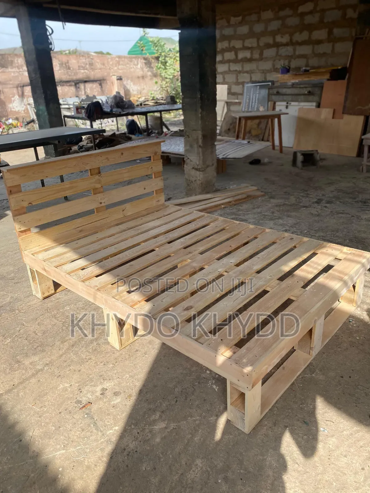 Strong Bed Frame (Pallet Mode)