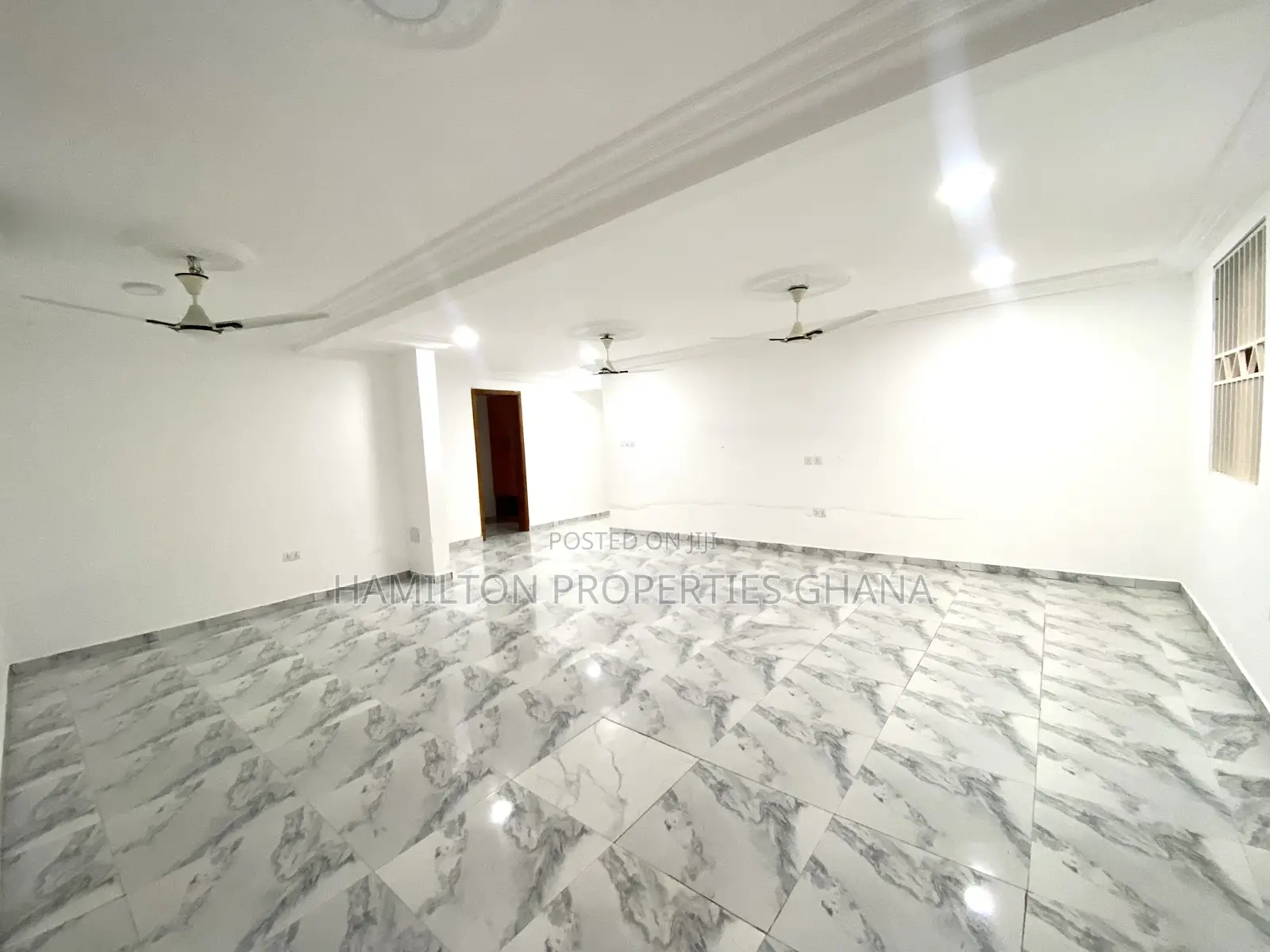 3bdrm Apartment in Tse Addo, Tseaddo for rent