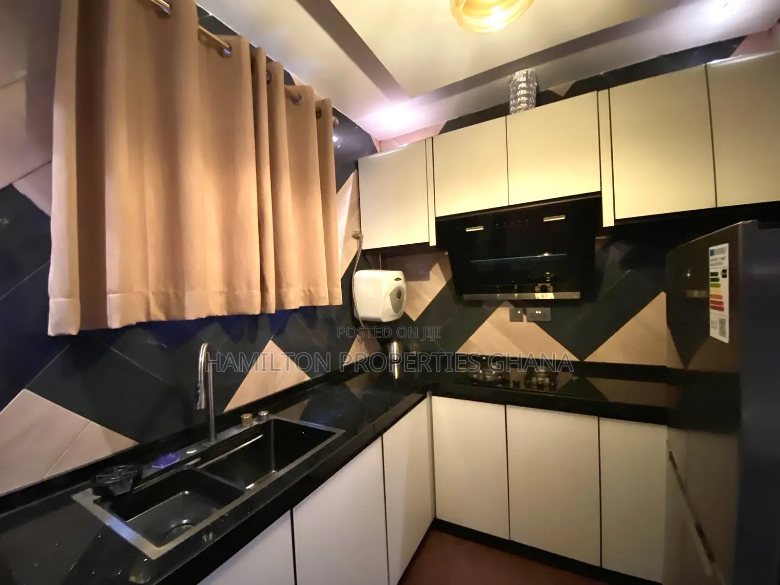 Furnished 3bdrm Apartment in Tse Addo, Tseaddo for rent