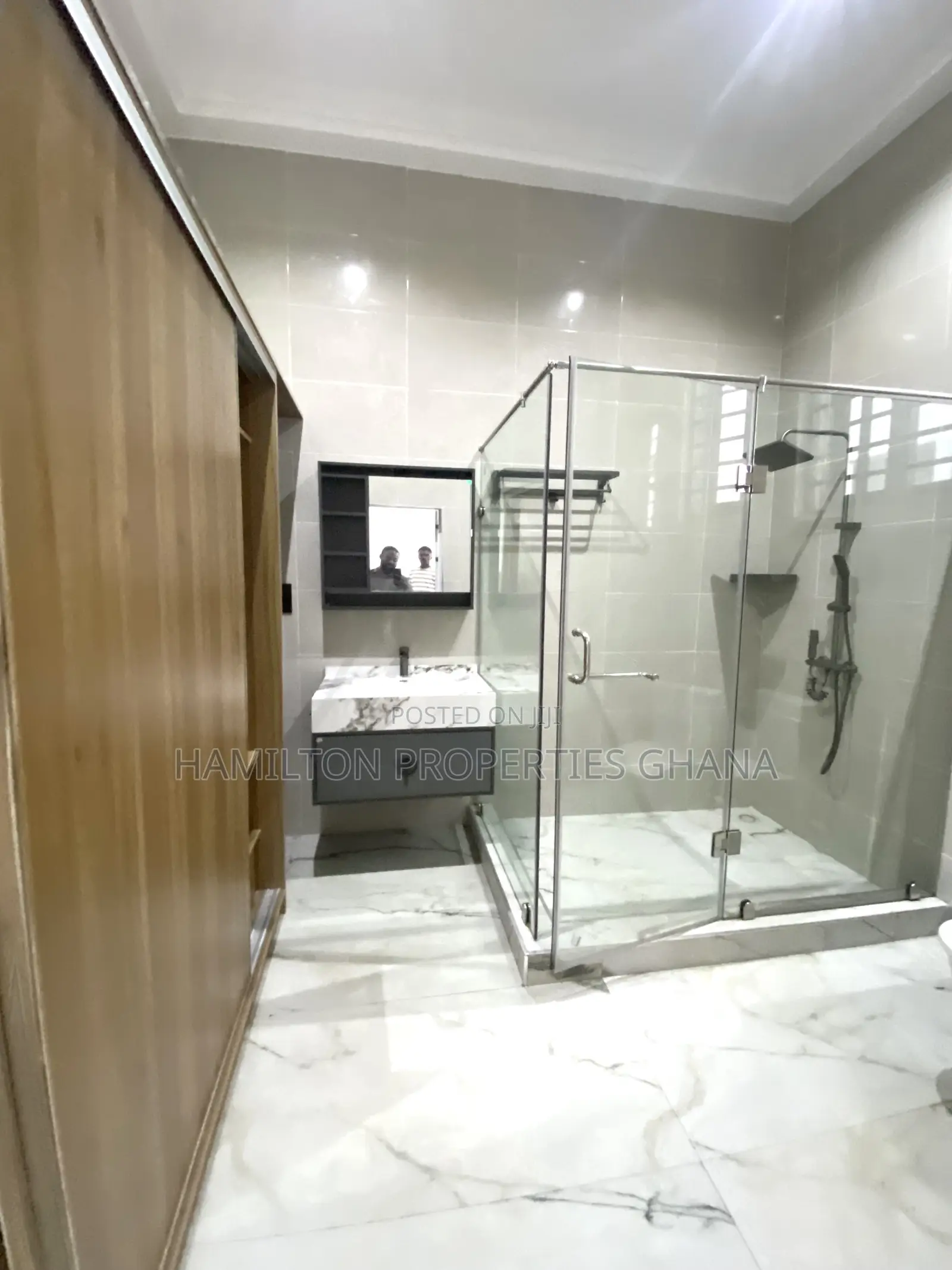 2bdrm Apartment in East Airport, Tseaddo for rent