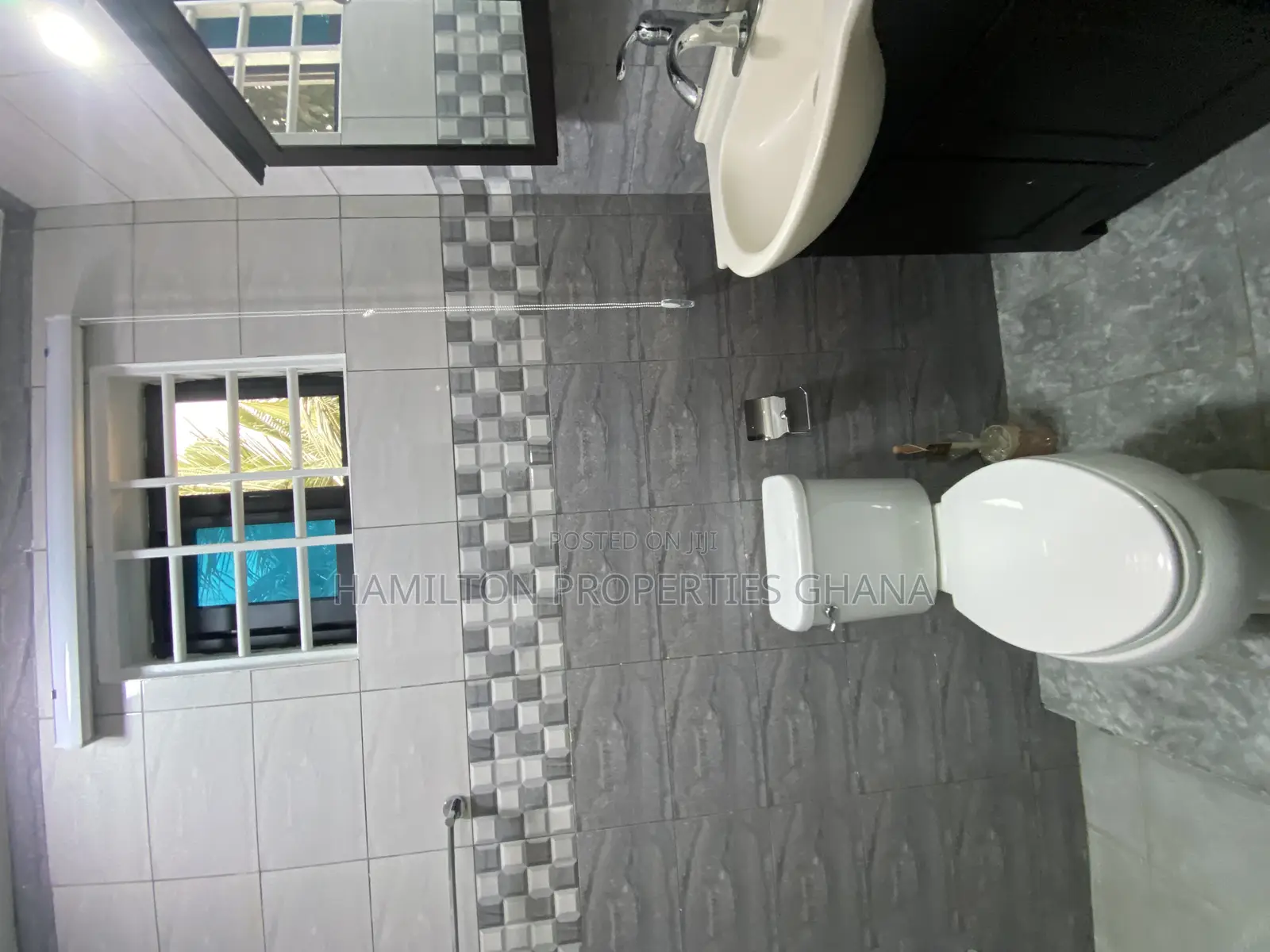Furnished 2bdrm Apartment in East Airport, Tseaddo for rent