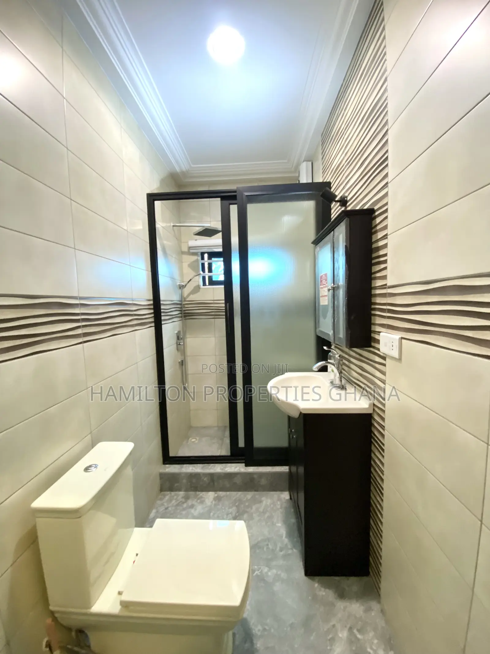 Furnished 3bdrm Apartment in East Airport, Tseaddo for rent