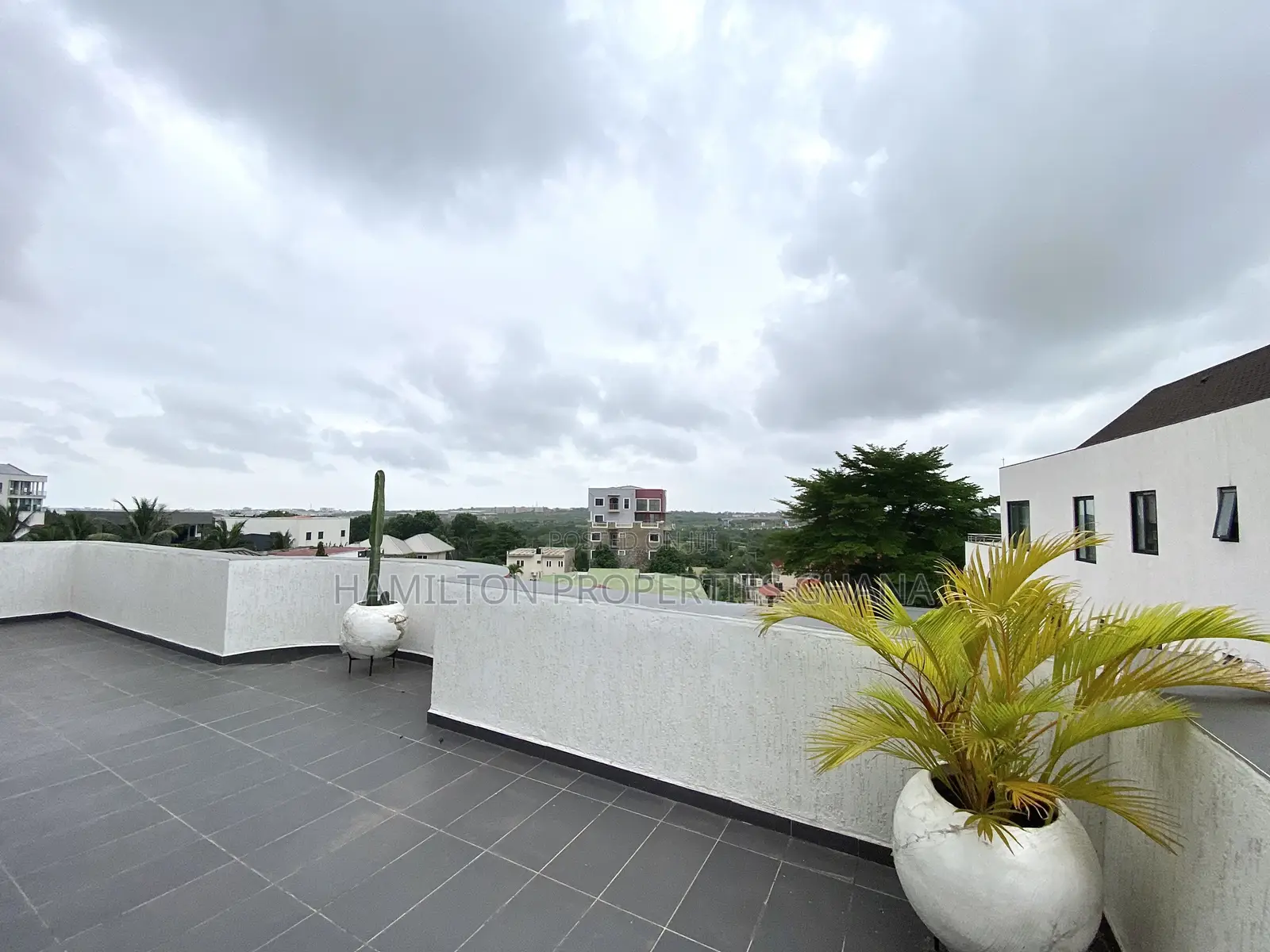 Furnished 3bdrm Apartment in East Airport, Tseaddo for rent