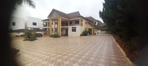6bdrm House in Atasamanso, Kumasi Metropolitan for sale
