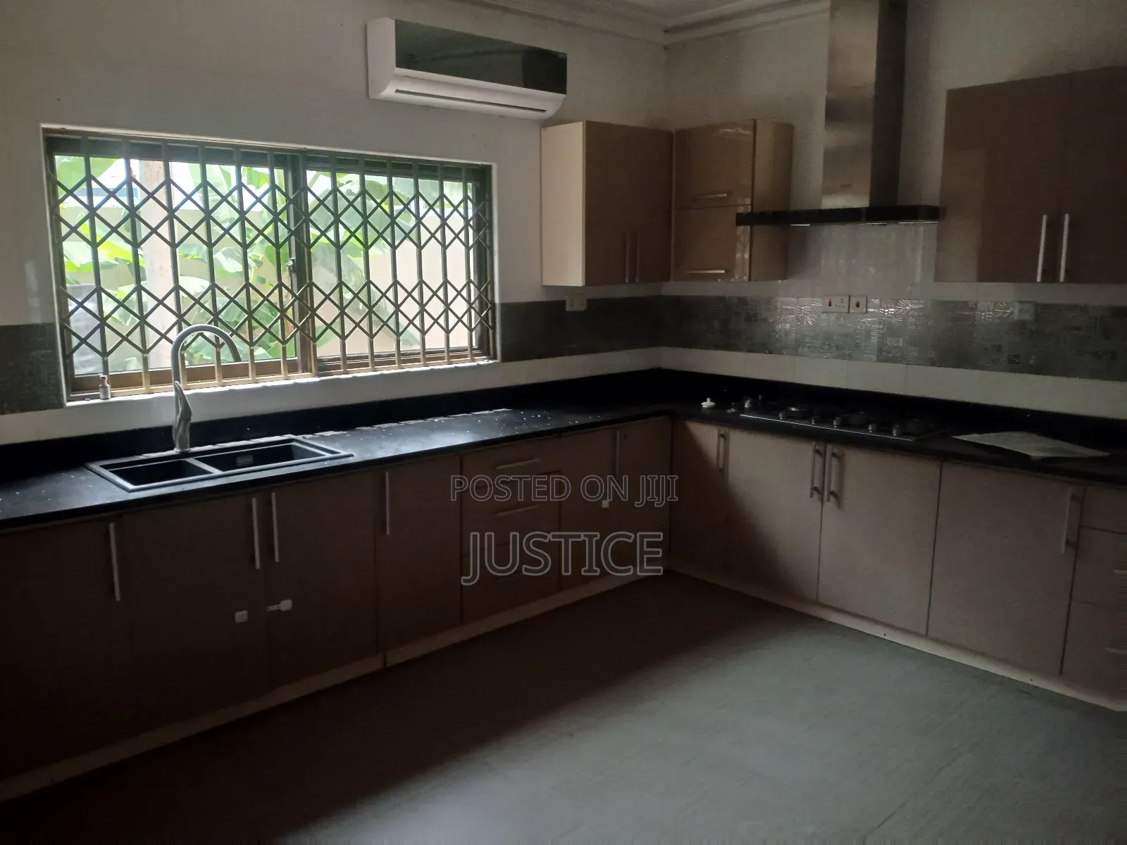 5bdrm Mansion in Cantonments for sale