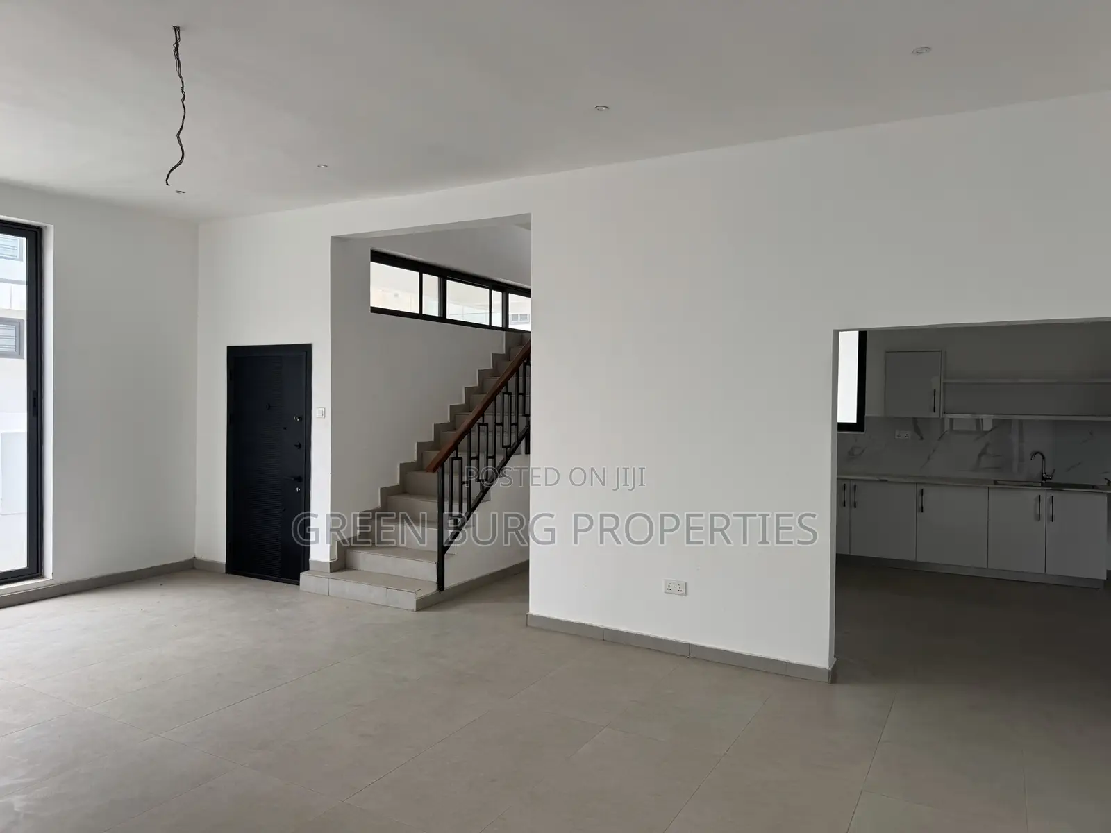 3bdrm Townhouse / Terrace in Green, East Legon for rent